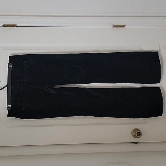 White House Black Market Blanc Size 6 Black Velvet Jeans Boot Leg, EUC - Picture 3 of 11